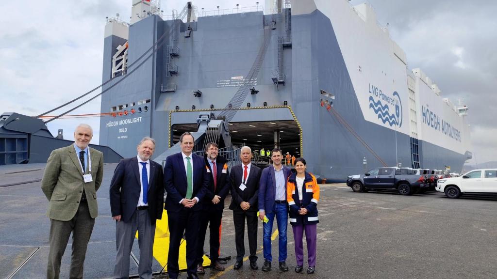 El Puerto de Vigo recibe la escala inaugural del “Höegh Moonlight”
