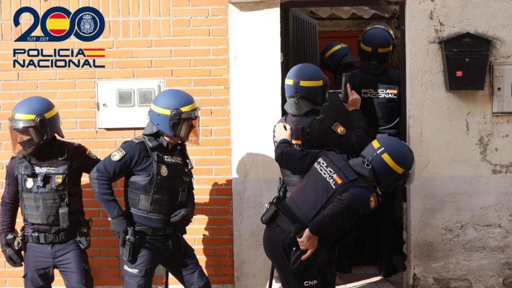 Operativo de la Policía Nacional en el punto de venta de droga en el que se produjeron los disparos.