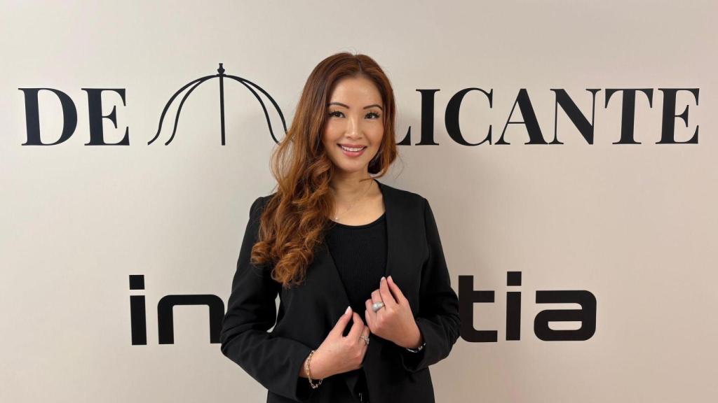 Veline Ong en su visita a EL ESPAÑOL de Alicante.