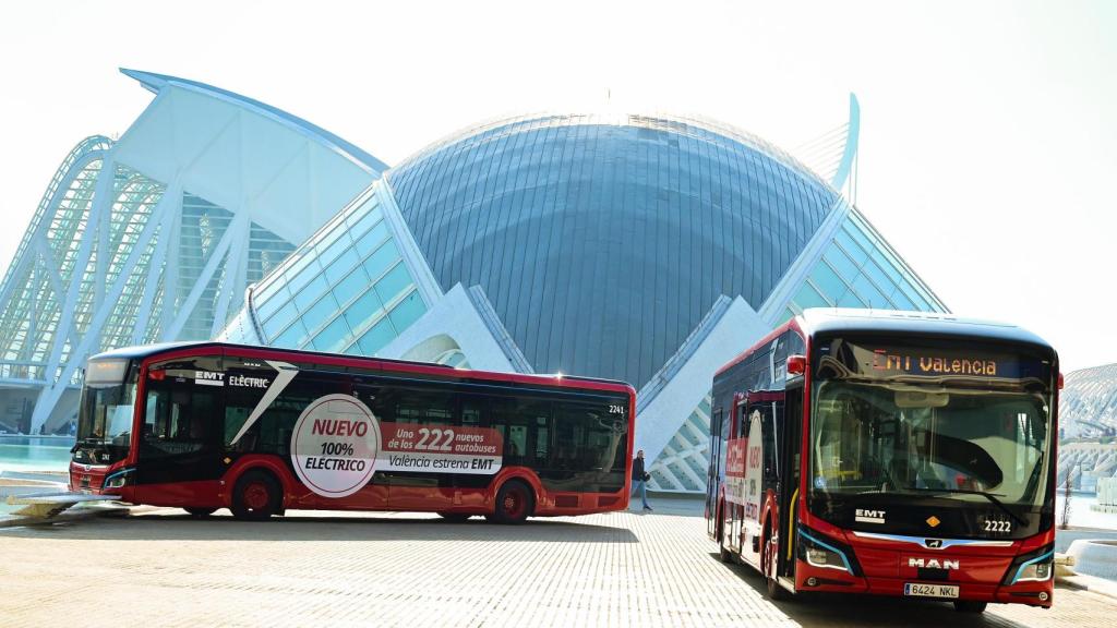 Presentación de los nuevos autobuses de la EMT. EE