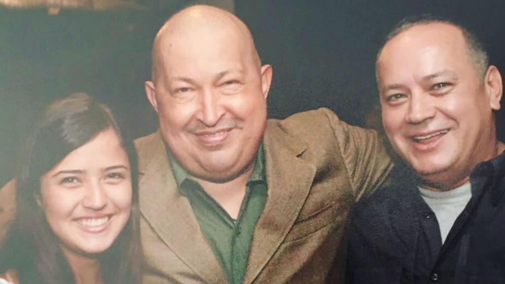 Daniella Cabello, Hugo Chávez y Diosdado Cabello, en una imagen de 2011 .