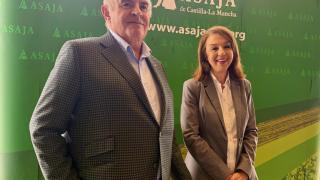 El presidente de Asaja Castilla-La Mancha, José María Fresneda, junto a la responsable del sindicato en la provincia de Toledo, Blanca Corroto.