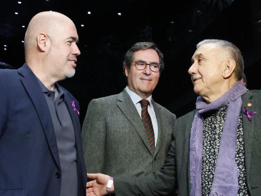 Unai Sordo, Antonio Garamendi y Pepe Álvarez.