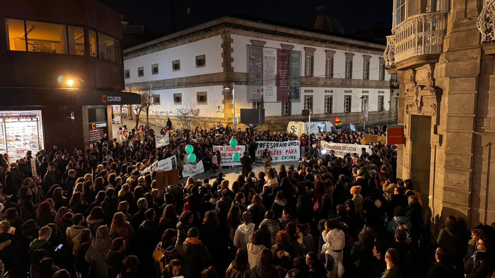 Manifestación en defensa de la educación pública, en Vigo, a 25 de febrero de 2026