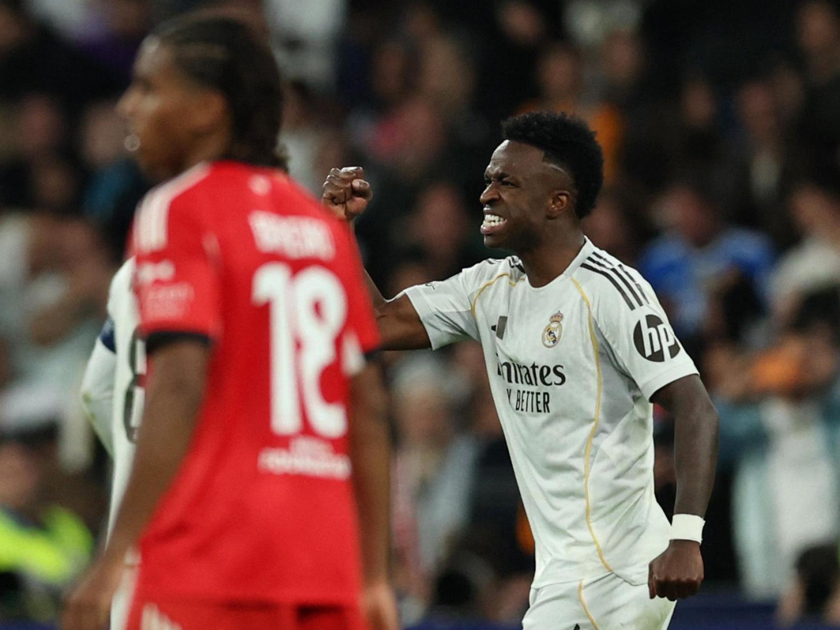 Vinicius celebra su gol contra el Benfica