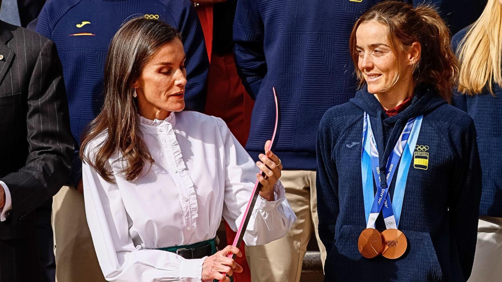 La Reina, con la delegación española de los Juegos de Invierno.