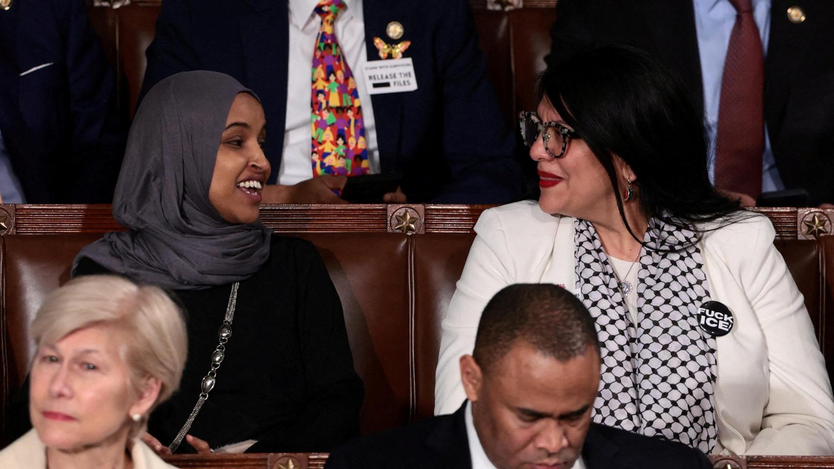 Las congresistas demócratas Ilhan Omar y Rashida Tlaib que Trump pide deportar.