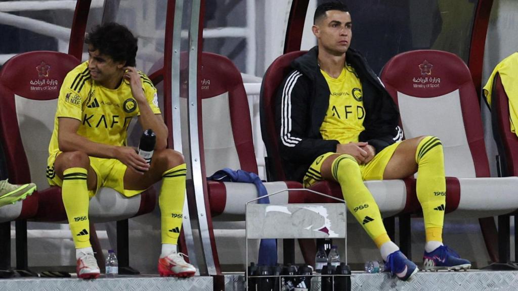 Joao Félix y Cristiano Ronaldo, en el banquillo del Al-Nassr