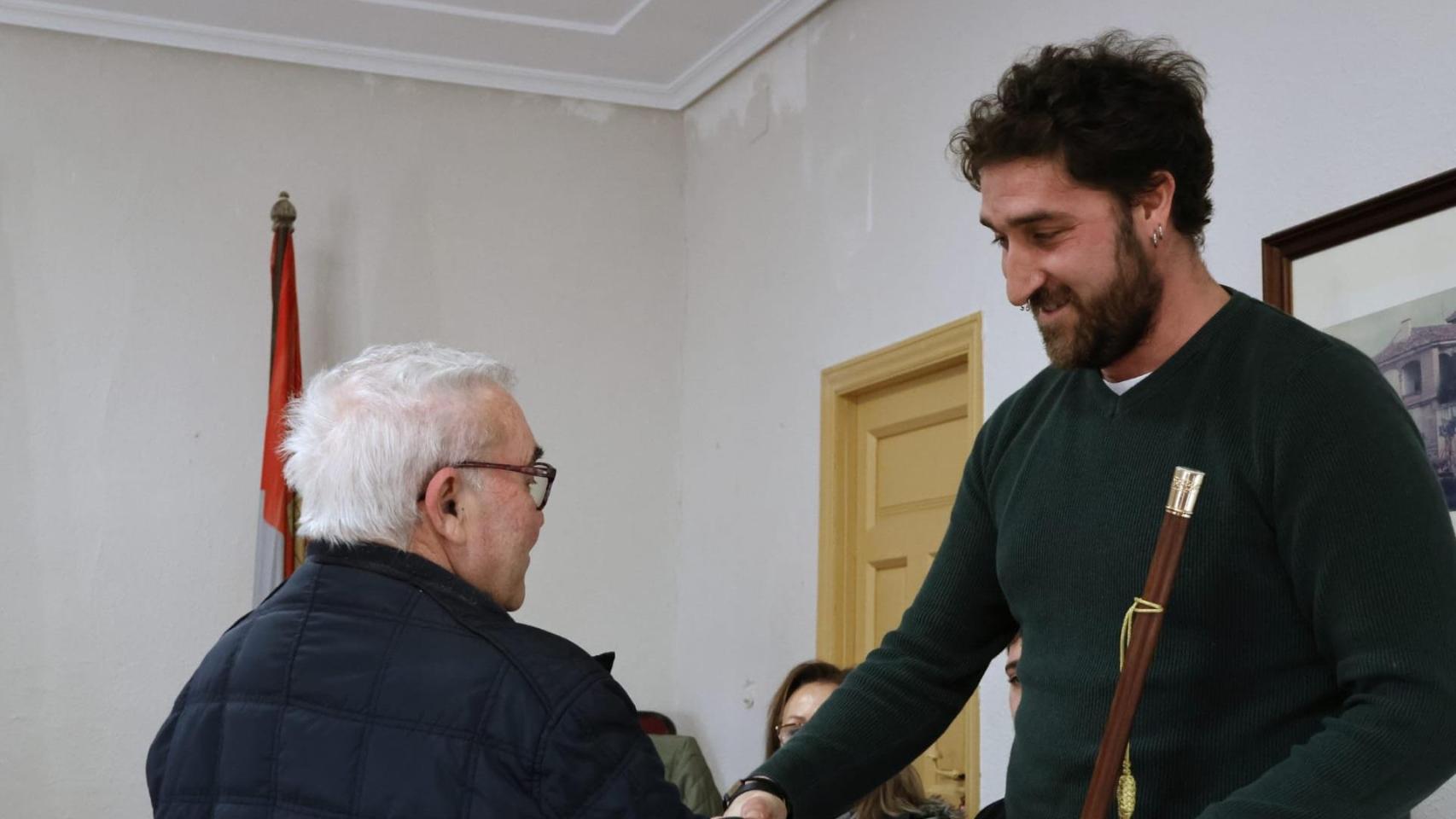 Diego Alonso recoge el bastón de mando tras la dimisión de su antecesor, Gerardo Hernández