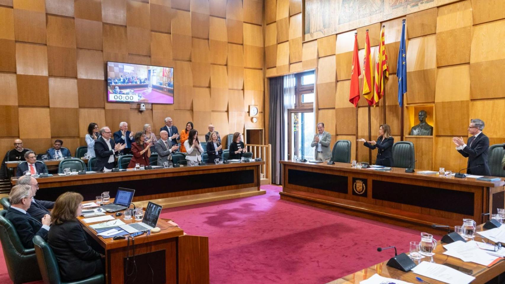 Los concejales de PP y Vox tras aprobar los presupuestos municipales.