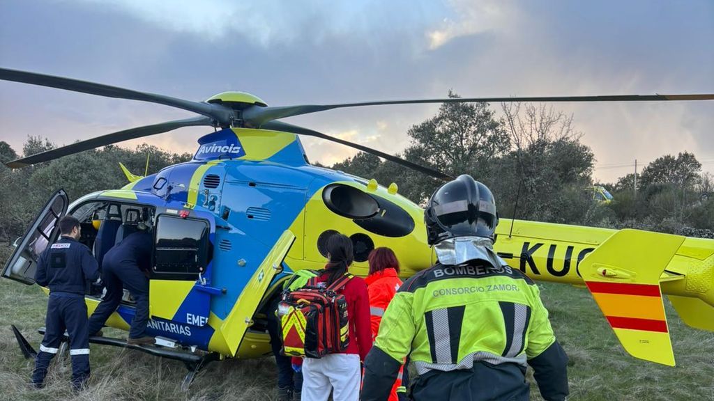 Traslado del octogenario herido en un helicóptero medicalizado de Sacyl