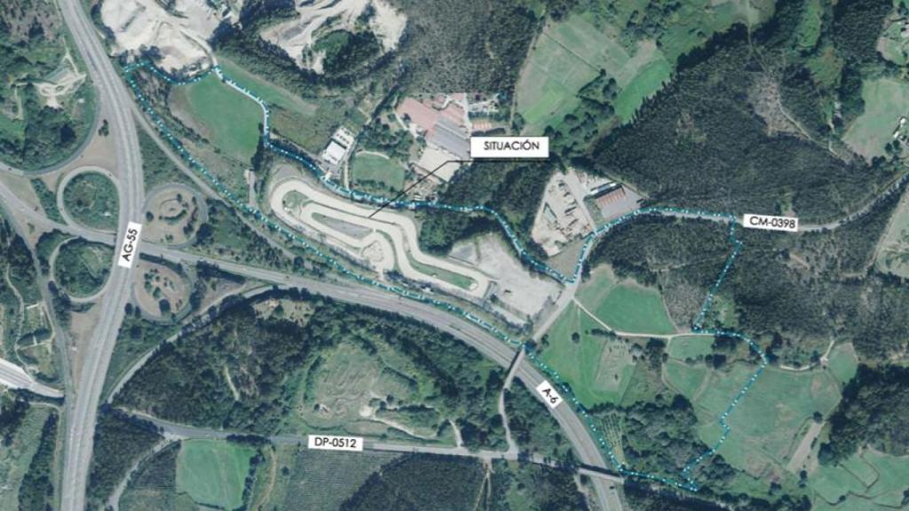 Nueva delimitación, con borde en azul y blanco, del circuito de autocross de Arteixo.