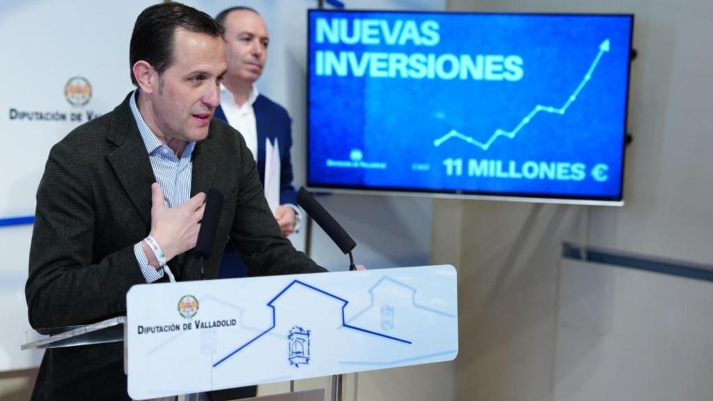 Conrado Íscar, presidente de la Diputación de Valladolid, durante la rueda de prensa