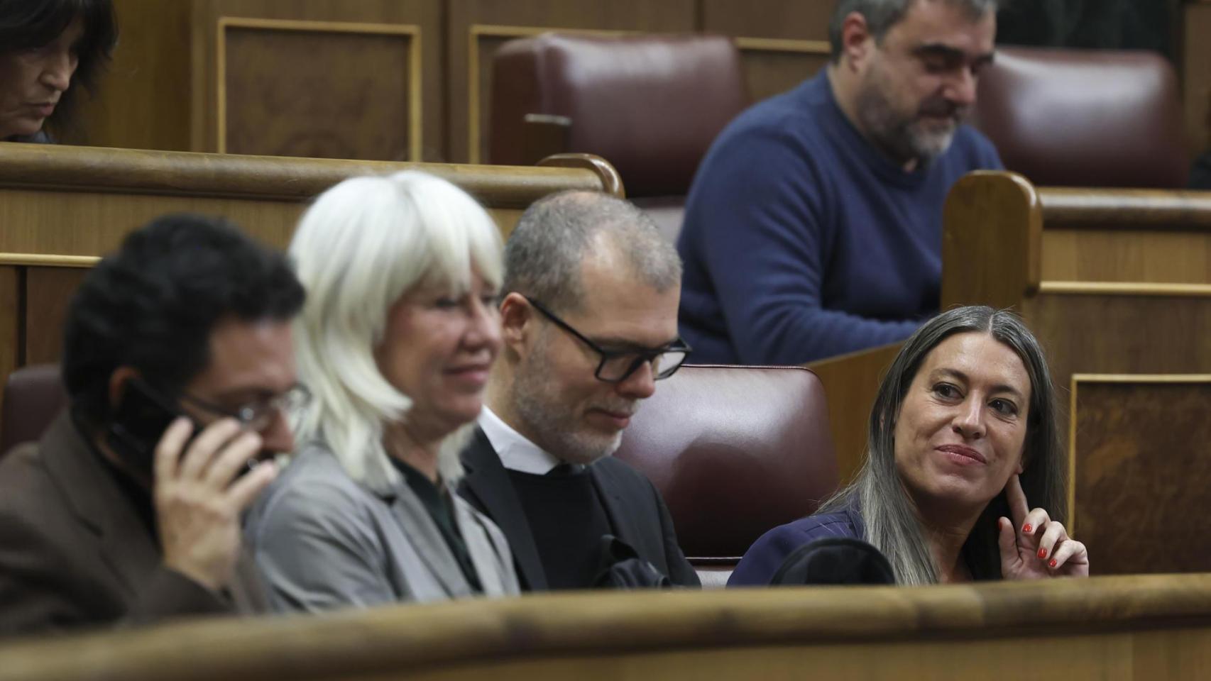 La bancada de Junts, con Miriam Nogueras, Josep María Cruset y Marta Madrenas durante el pleno de este jueves en el Congreso.