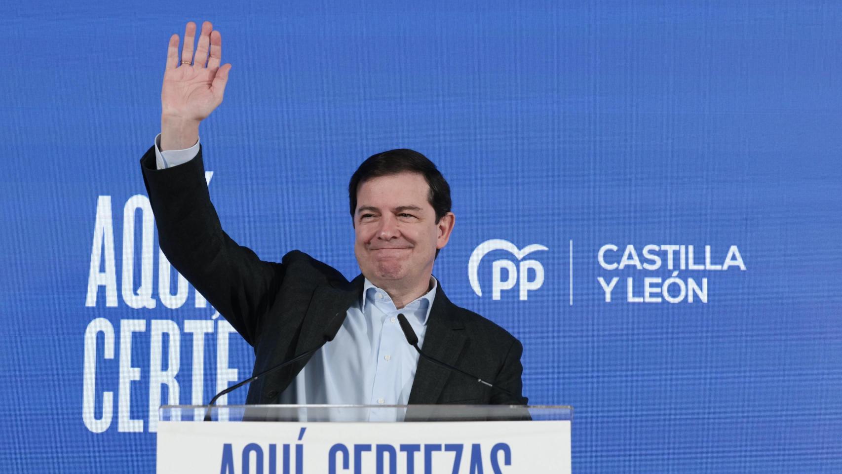 El presidente de la Junta y candidato del PP a la reelección, Alfonso Fernández Mañueco, durante el acto de inicio de campaña en Burgos, este jueves