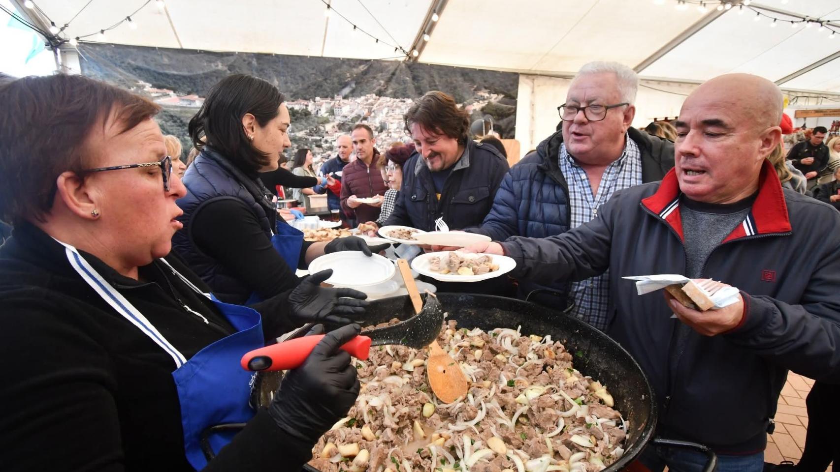 Feria gastronómica en Benarrabá.