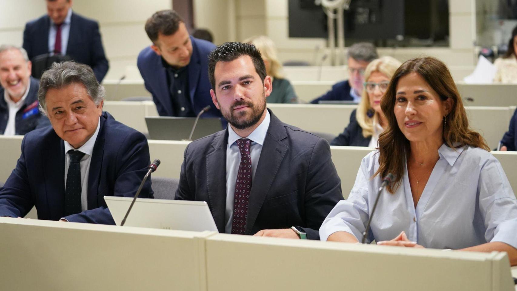 Los senadores del PP Raúl Valero, Rosa Romero y Leopoldo Sierra.
