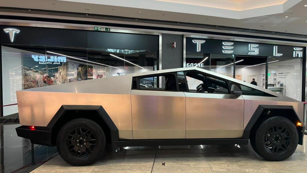 Tesla Cybertruck, modelo expuesto en A Coruña
