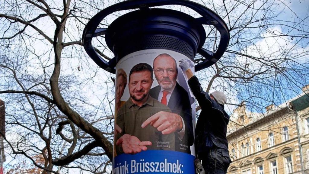 Billboards in Budapest, with messages contrary to Zelensky and the European Union.