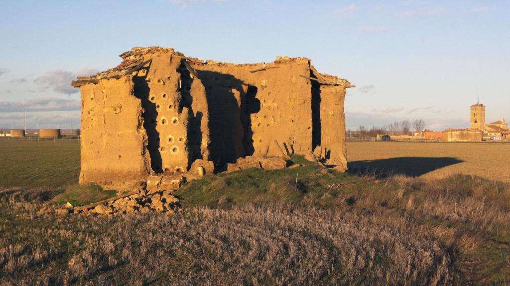 Un palomar en ruinas en Mazariegos (Palencia)