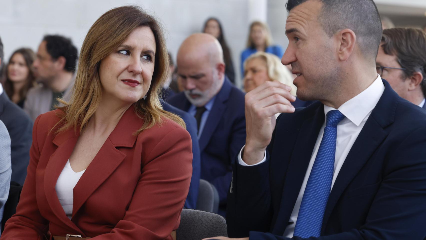 La alcaldesa de València, María José Catalá, y el presidente de la Diputación, Vicent Mompó, durante el foro de este jueves.