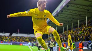 Hauge, del Bodo/Glimt, celebra uno de los goles de su equipo en el playoff ante el Inter.