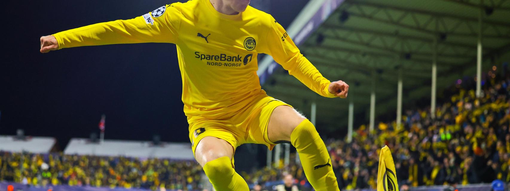 Hauge, del Bodo/Glimt, celebra uno de los goles de su equipo en el playoff ante el Inter.