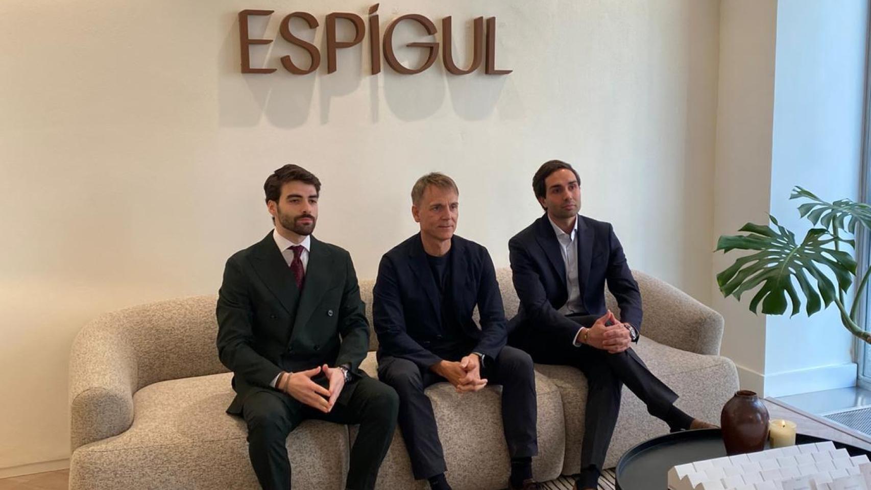 Adrián Peña, director comercial de Madrid; Guillem López, director territorial; y Pere Espígul, CEO de Espígul.