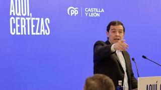 El candidato del PP a la presidencia de la Junta de Castilla y León, Alfonso Fernández Mañueco inicia la campaña en Salamanca con simpatizantes y afiliados.