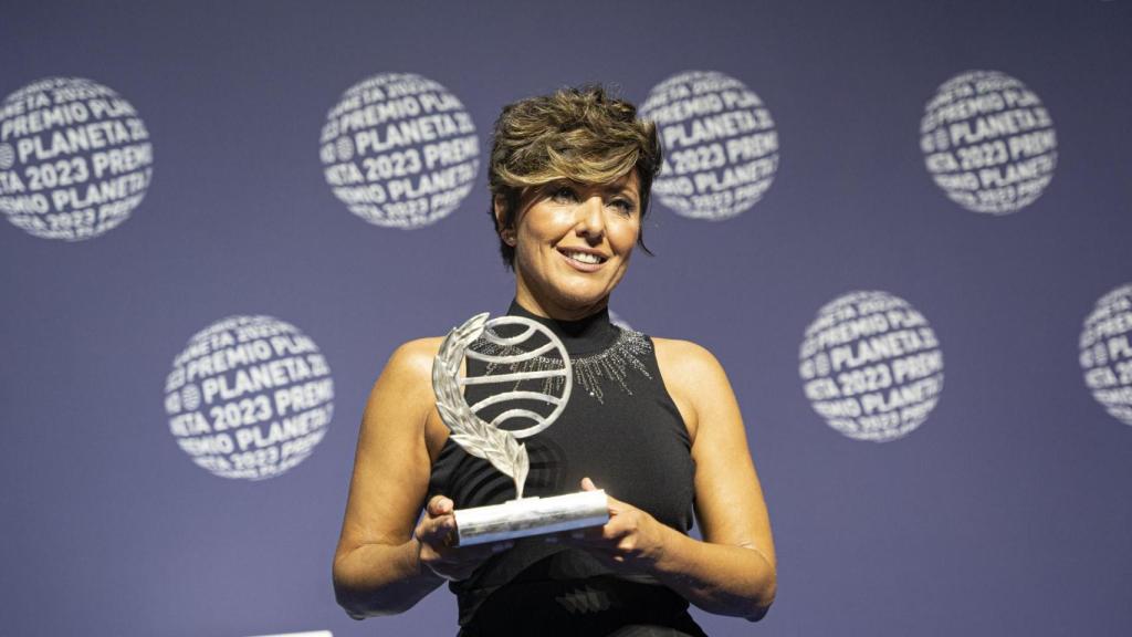 Sonsoles Ónega, tras ganar el Premio Planeta en 2023.