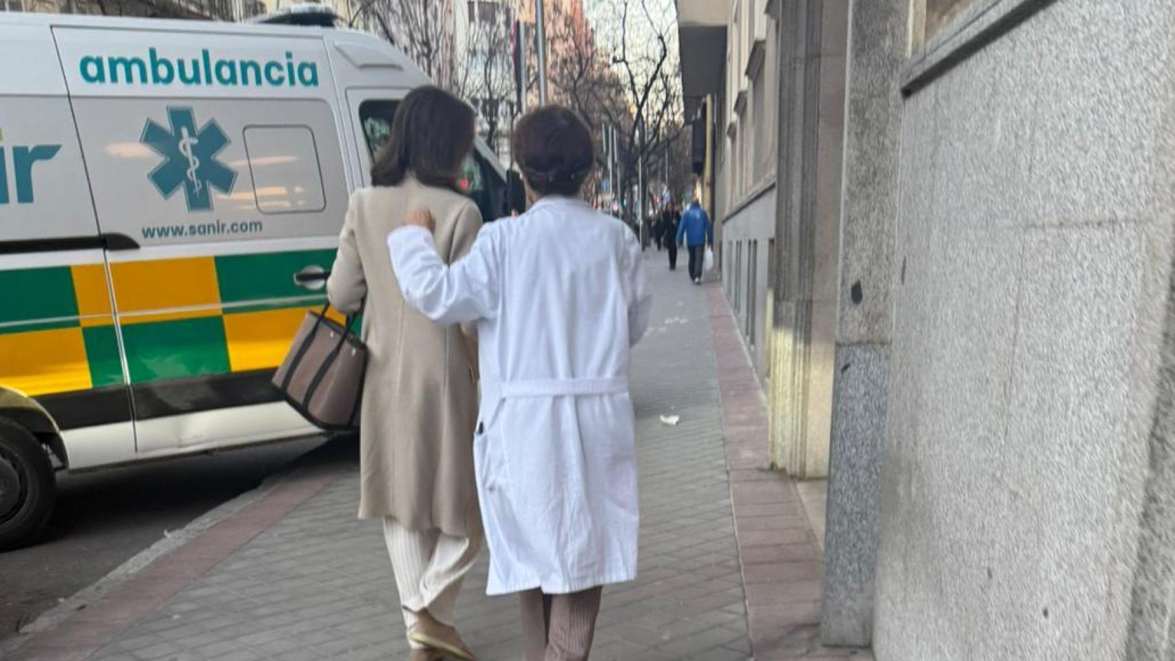 Isabel Preysler, acudiendo a Urgencias en el hospital Universitario Ruber, de Juan Bravo, este pasado jueves, día 26 de febrero.