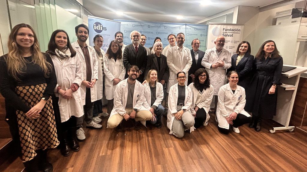 Una investigación del servicio de farmacia del área sanitaria de Santiago recibe el premio Salvat
