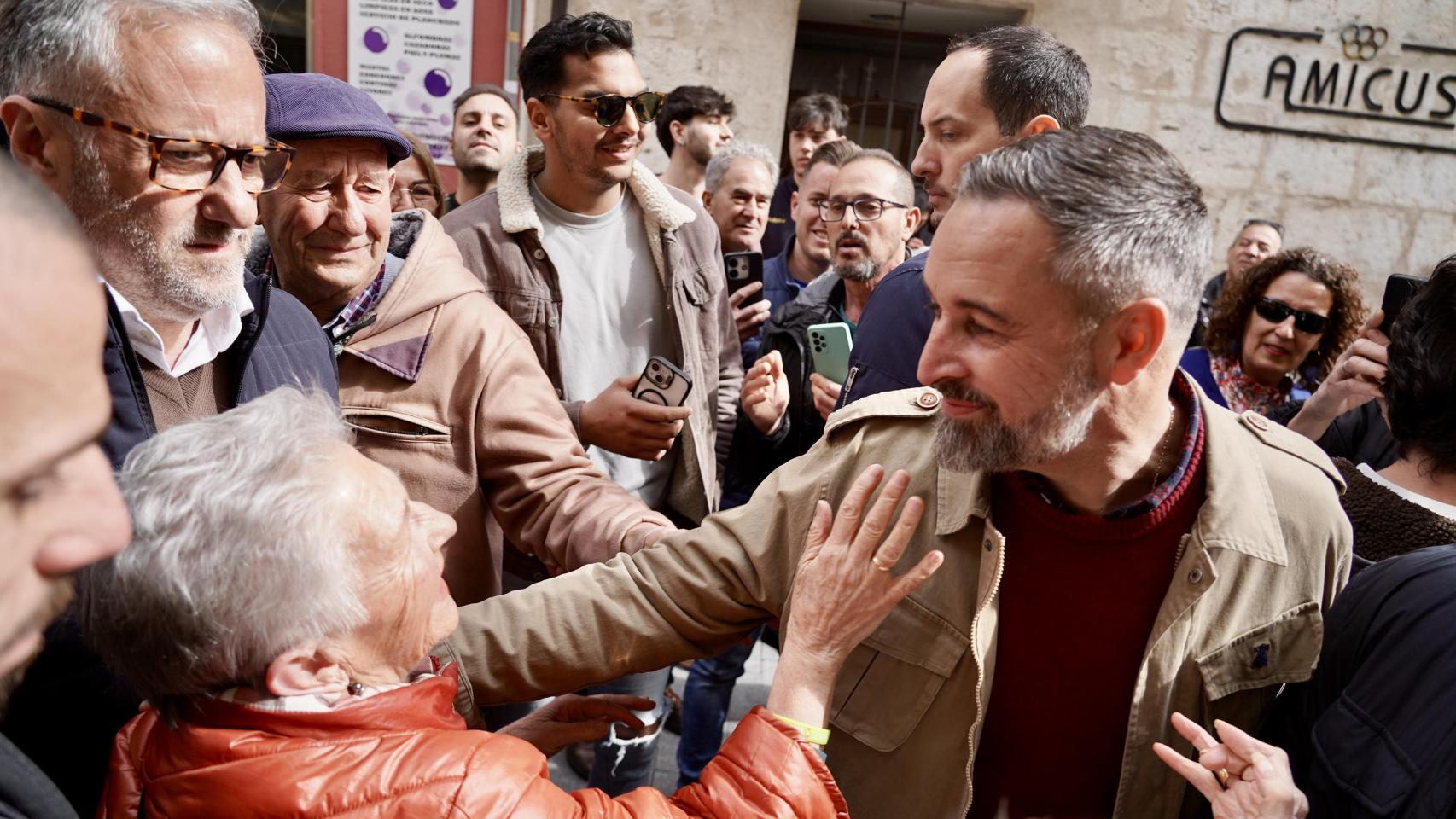 El presidente de Vox, Santiago Abascal, visita Tordesillas