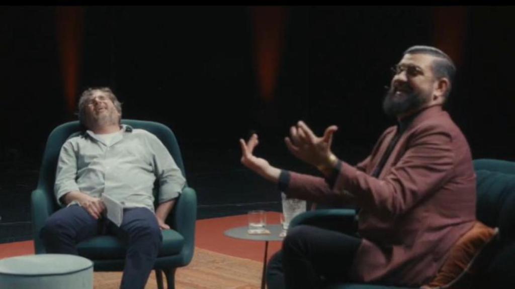 El humorista Manu Sánchez, en un momento de su entrevista a Jordi Évole.