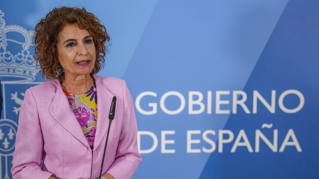 La vicepresidenta del Gobierno, María Jesús Montero, en un acto en la Delegación del Gobierno.