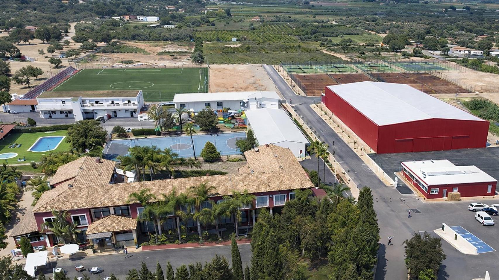 Complejo deportivo y educativo del centro. EE