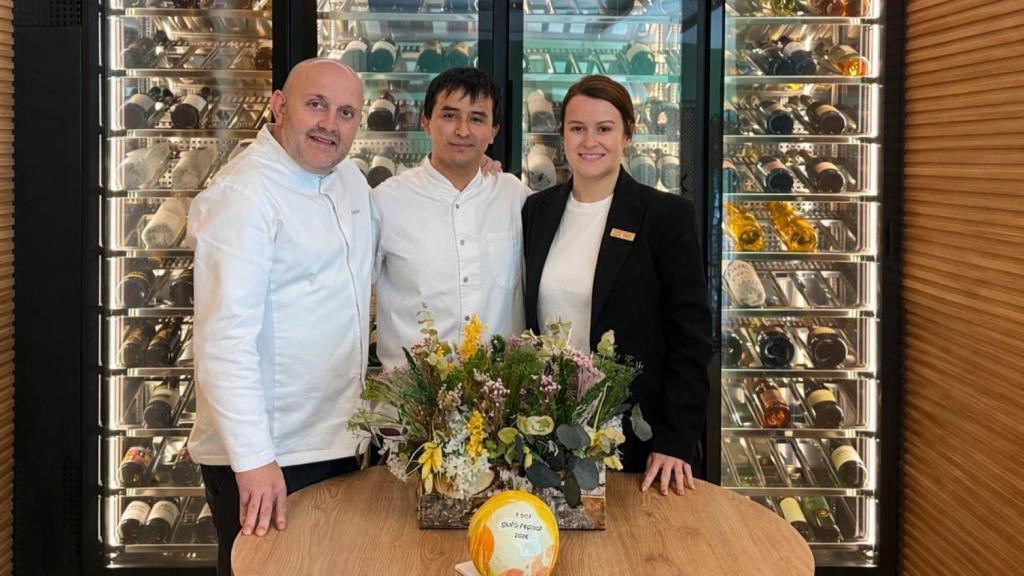 Chechu Rey, Josué y Angélica, el equipo de Gunnen