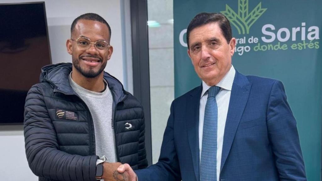 El acuerdo, suscrito por el presidente de la caja, Carlos Martínez, y David José Pineda