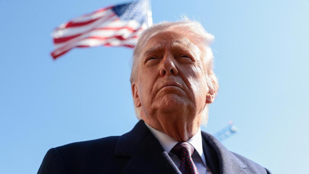 Donald Trump sale de la Casa Blanca antes de su viaje a Corpus Christi, Texas, el 27 de febrero de 2026.