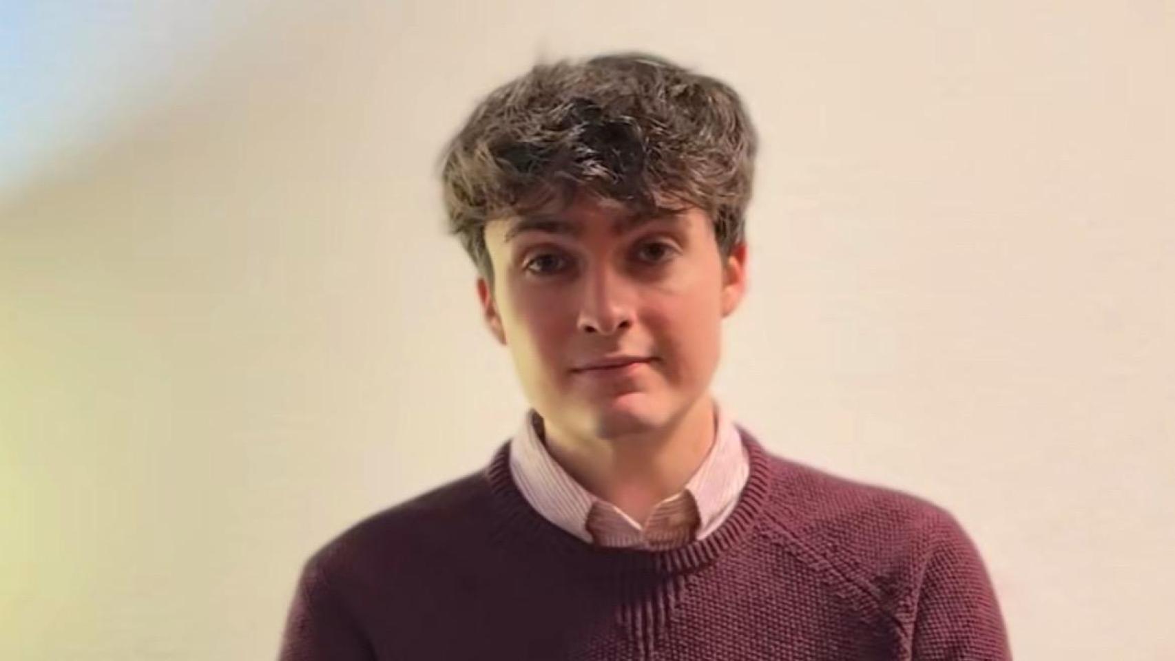 Juan Manasa, joven tiktoker con vocación sacerdotal.