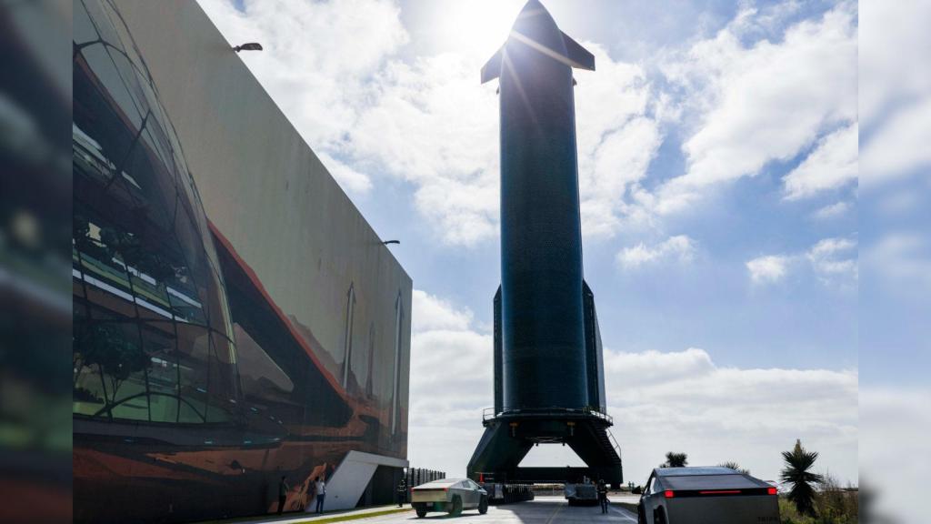 La Starship V3 de camino a las pruebas de prelanzamiento
