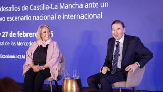 Esther Esteban, presidenta ejecutiva de EL ESPAÑOL de Castilla-La Mancha junto a Pedro J.Ramírez, CEO y director de EL ESPAÑOL.