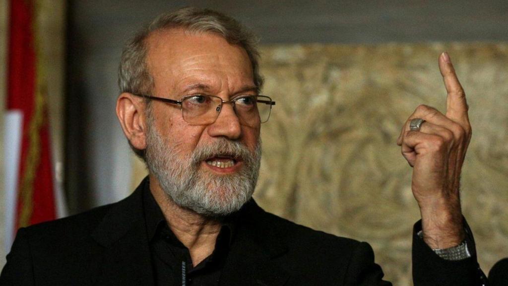 Ali Larijani, el político y militar iraní que mantendría las riendas del régimen en caso de que fallezca Jamenei.