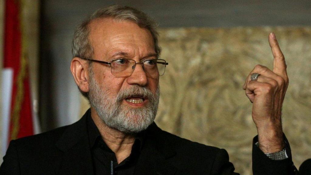 Ali Larijani, el político y militar iraní que mantendría las riendas del régimen en caso de que fallezca Jamenei.