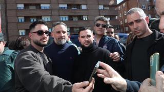 El presidente de Vox, Santiago Abascal, durante su intervención en el municipio palentino de Guardo, este sábado