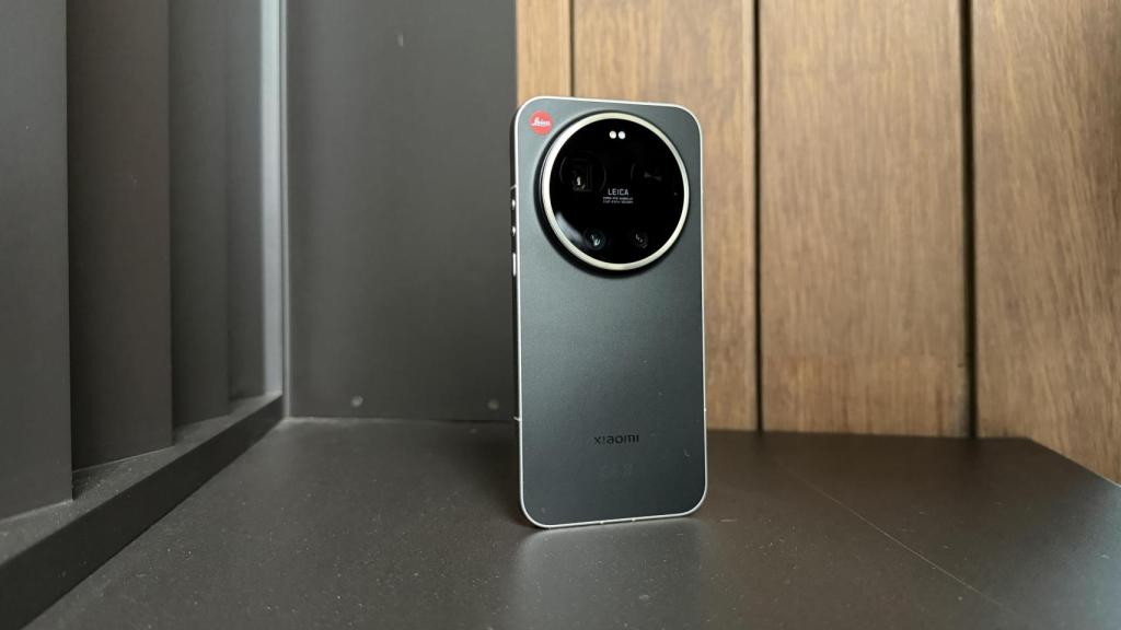 Leica Leitzphone powered by Xiaomi.