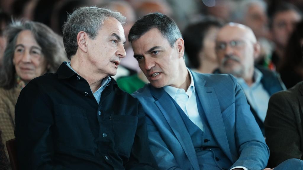 El expresidente José Luis Rodríguez Zapatero, junto a Pedro Sánchez.
