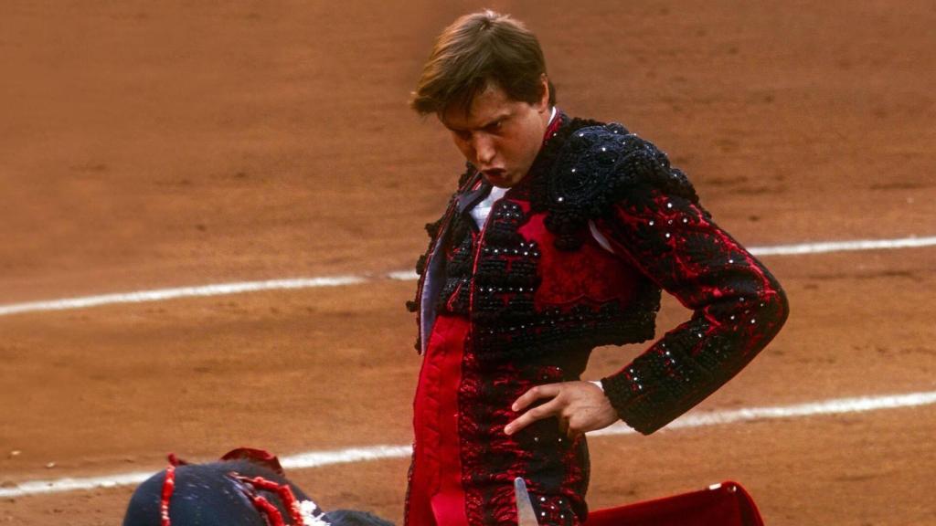 Roca Rey en una faena, en 'Tardes de soledad'.