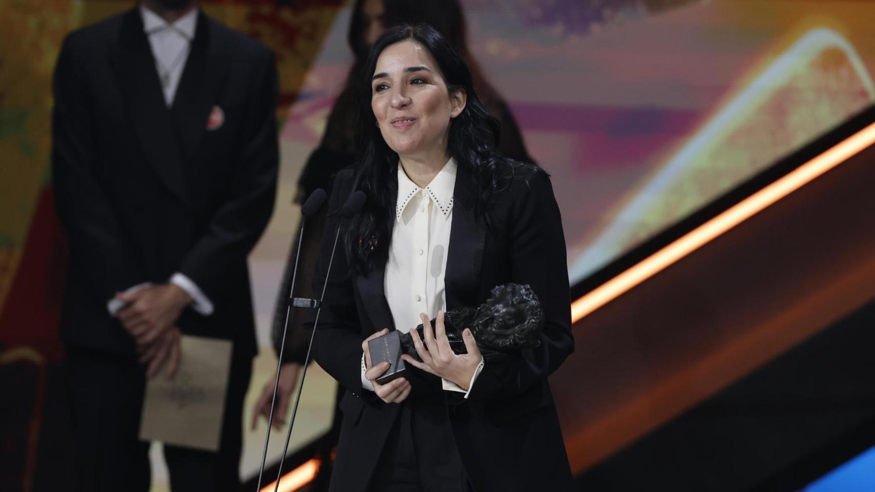 Alauda Ruiz de Azúa, con el Goya al mejor guion por 'Los domingos'. Foto: EFE/Alberto Estévez