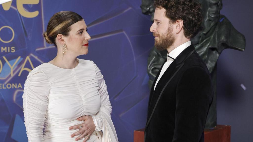 Ángela y Álvaro Cervantes en la alfombra roja de los Premios Goya 2026.